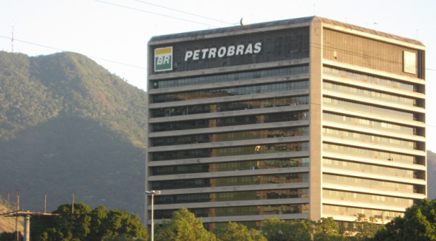 Petrobras cancela construção de dois navios em Pernambuco