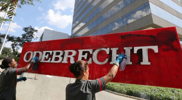 Sem crédito, Odebrecht paga obras com recursos próprios