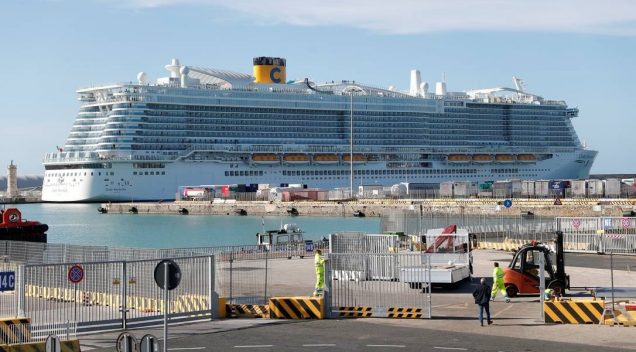 Cruzeiro com 7 mil pessoas a bordo é bloqueado em porto da Itália por suspeita de coronavírus