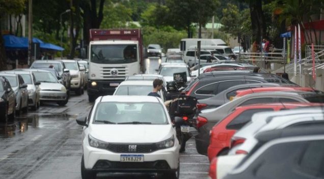 Está cada vez mais difícil estacionar nos centros das regiões administrativas